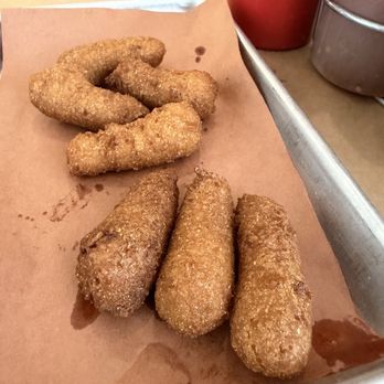 Highlands Smokehouse - Hush Puppies - Side - Barbeque Near Me - Highlands, North Carolina Highlands Smokehouse - Hush Puppies - Side - Barbeque Near Me - Highlands, North Carolina