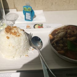 Ekachai - Cashew with chicken and stir fry rice.