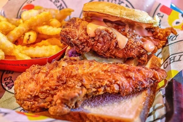 Dave's Hot Chicken by null
