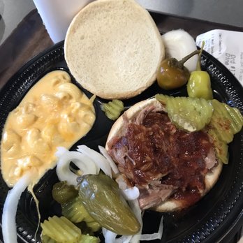 Uncle Dan's BBQ & Ribhouse - Pulled Pork Sandwich and Macaroni and Cheese - Barbeque Near Me - Waco, Texas