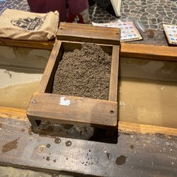Oliver’s Mining - Shake the dirt for some gems !