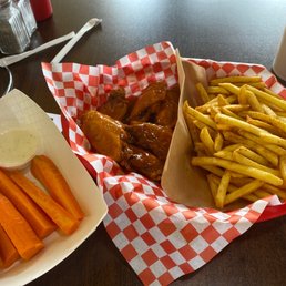 6pc original Hot combo with side of carrots and ranch 6pc original Hot combo with side of carrots and ranch