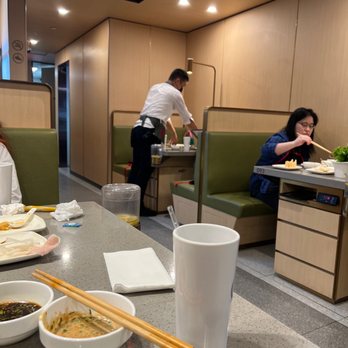 Haidilao Hotpot Flushing - Hot Pot Near Me - Flushing, New York