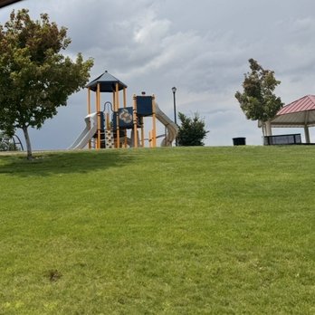 Lewis Pointe Park - Parks Near Me - Thornton, Colorado