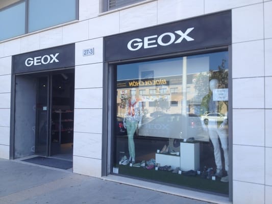 salida para la venta bien fuera x venta de liquidación Geox - Women's Clothing - Calle Juan de la Cierva, 27, Elche ... salida para la venta bien fuera x venta de liquidación Geox - Women's Clothing - Calle Juan de la Cierva, 27, Elche ...