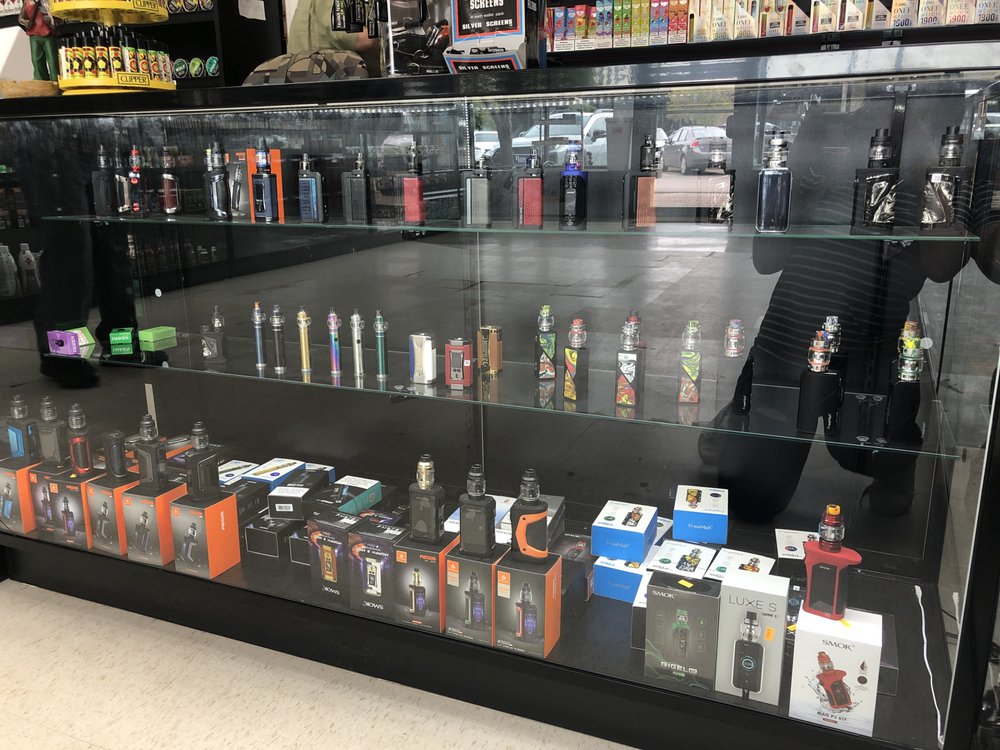 SMOKIEZ TOBACCO SHOP Updated August 2024 21 Photos 145 S Y Sq