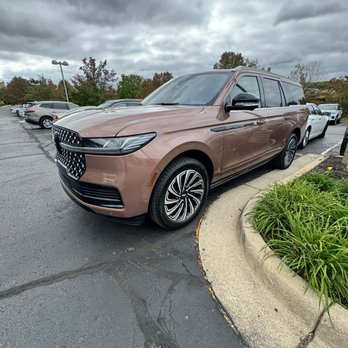 Varsity Lincoln - Car Dealers Near Me - Novi, Michigan Varsity Lincoln - Car Dealers Near Me - Novi, Michigan