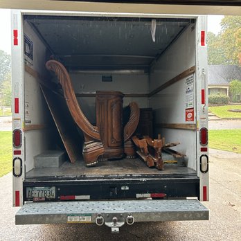 What’s The Move - Furniture on truck - Movers Near Me What’s The Move - Furniture on truck - Movers Near Me