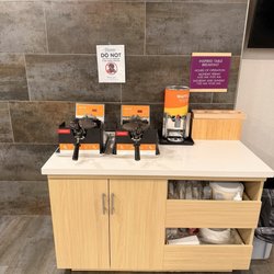 Home2 Suites by Hilton North Conway - Waffle maker for breakfast