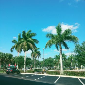 Chick-fil-A - Views from the drive-thru. - Fast Food Near Me - Pembroke Pines, Florida