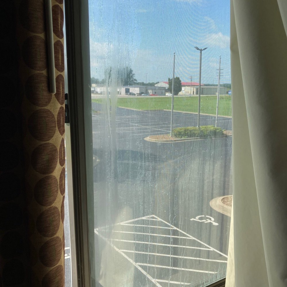 Quality Inn - Dirty windows - Hotels Near Me - Lewisport, Kentucky Quality Inn - Dirty windows - Hotels Near Me - Lewisport, Kentucky