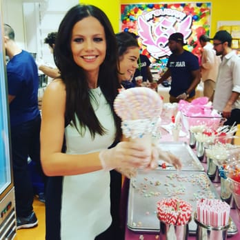 IT'SUGAR - Celebrity guest.. - Candy Stores Near Me - Santa Monica, California