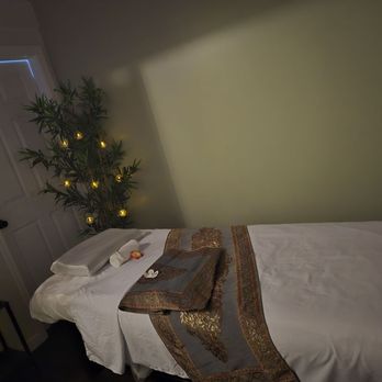 Thai Spa Nails & Massage - Couples massage room/single room - Nail Salons Near Me - Hicksville, New York