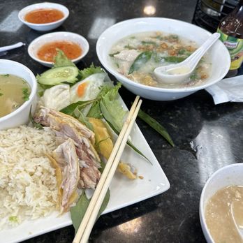 Com Ga Houston - Com ga and chao ga (Chicken rice and chicken porridge) - Vietnamese Near Me - Arlington, Texas