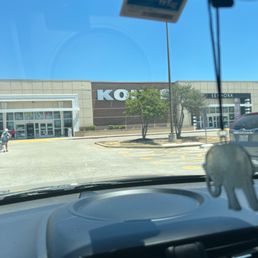 Exterior outside entrance of Kohl's - AUSTIN, Texas Exterior outside entrance of Kohl's - AUSTIN, Texas