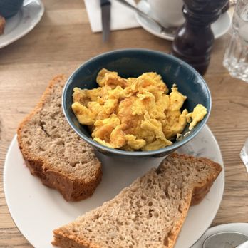 Kafi Dihei - Scramble eggs - Coffee & Tea Near Me - Zürich, ZH Kafi Dihei - Scramble eggs - Coffee & Tea Near Me - Zürich, ZH
