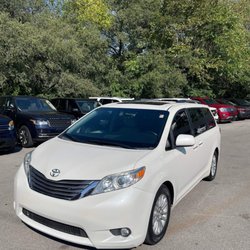 Vehicles Nashville - Toyota Sienna