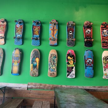 Banzai Bowls - Interior decor - Juice Bars & Smoothies Near Me - San Clemente, California Banzai Bowls - Interior decor - Juice Bars & Smoothies Near Me - San Clemente, California