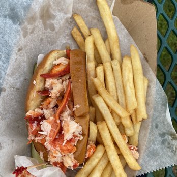 Bob's Clam Hut - Lobster roll and French fries for $25 - Seafood Near Me - Kittery, Maine Bob's Clam Hut - Lobster roll and French fries for $25 - Seafood Near Me - Kittery, Maine