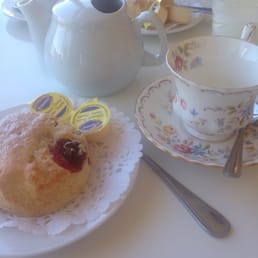 Cranberry scones and tea. Excellent!