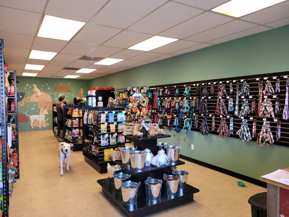 HIDESERT TAILS 17 Photos 57560 29 Palms Hwy, Yucca Valley