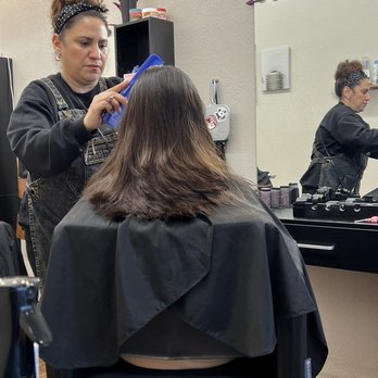 Roxy’s Hair Salon - Hair Salons Near Me - San Antonio, Texas Roxy’s Hair Salon - Hair Salons Near Me - San Antonio, Texas