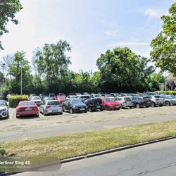 Eichendorffschule - Der Parkplatz in der Nähe, gewohnt voll, immer ein Chaos hier, Apple Maps