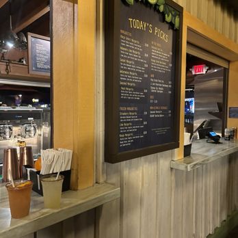 Dockside Margaritas - Order window and menu - Cocktail Bars Near Me - Lake Buena Vista, Florida Dockside Margaritas - Order window and menu - Cocktail Bars Near Me - Lake Buena Vista, Florida
