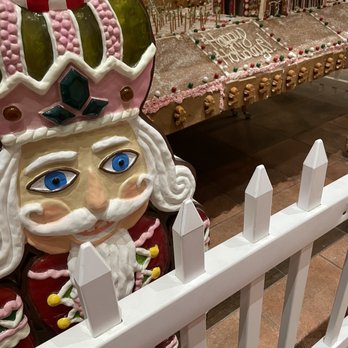 Bolero Restaurante - Ginger bread decorations - Tapas/Small Plates Near Me - Temecula, California