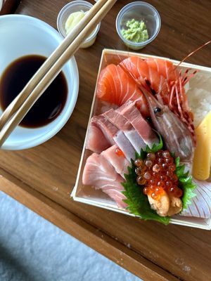 J San Sushi Bar by null