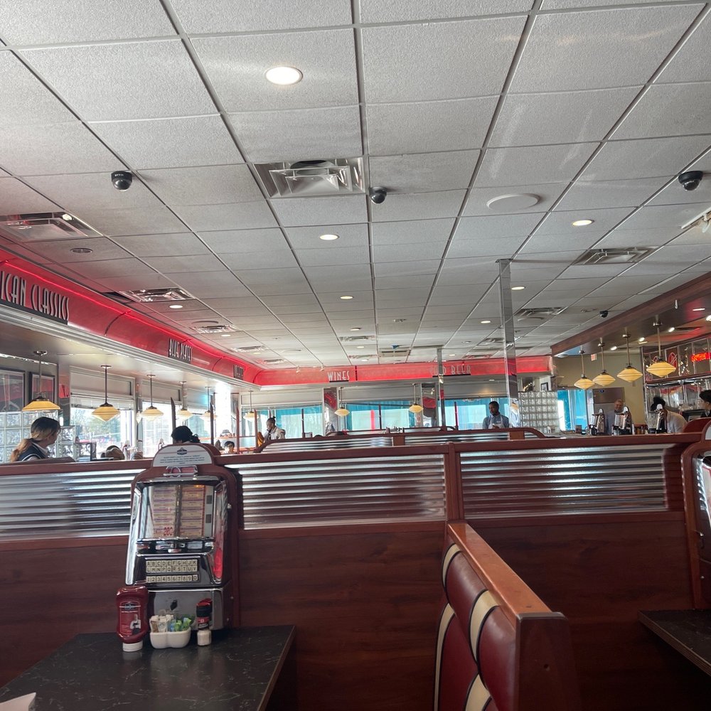 Silver Diner - Lounge bar restaurant. - Diners Near Me - Greenbelt, Maryland Silver Diner - Lounge bar restaurant. - Diners Near Me - Greenbelt, Maryland