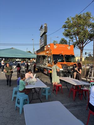 Leo's Tacos Truck by null