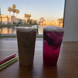 Tii Cup - Golden milk tea, galaxy motiito