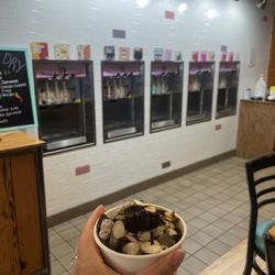 Buddy Blu's Cool Licks - Frozen yogurt