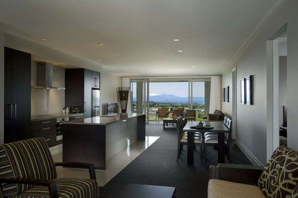 Hilton Lake Taupo by null