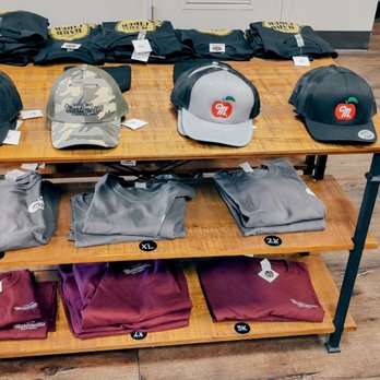 Martinelli's Company Store - Gear - Souvenir Shops Near Me - Watsonville, California
