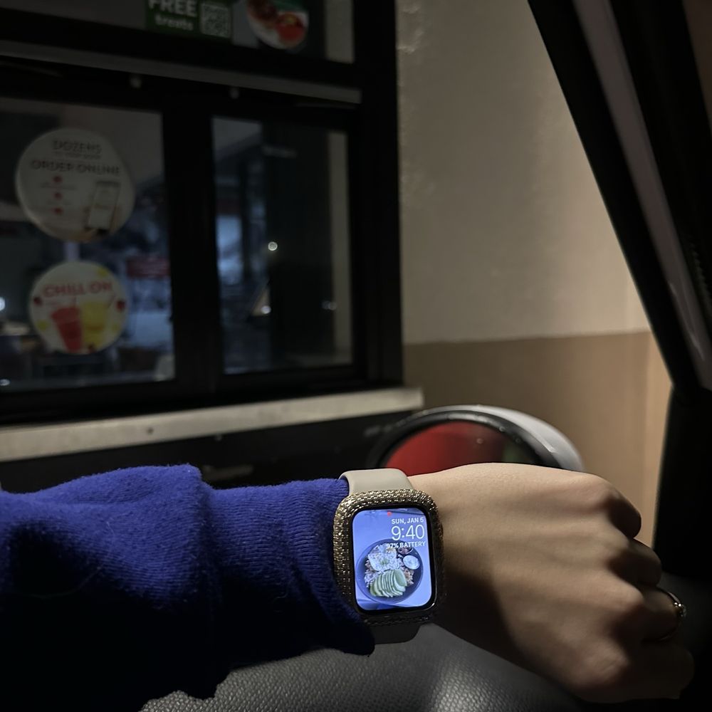 Krispy Kreme - Window at 9:40 but they're supposed to close at 10. - Donuts Near Me - Rohnert Park, California