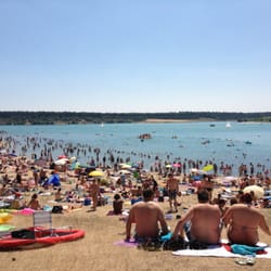 Strandbad Langener Waldsee - Obwohl sehr viel los, verläuft es sich auf der großen Liegefläche
