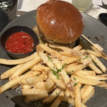 Bronzeville Winery - BW Burger - New American Near Me - Chicago, Illinois