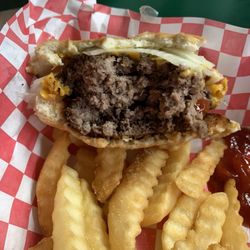 Paddy Mc'ds - Cheeseburger and fries special