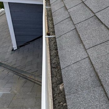Royal Roofing Service - Before cleaning - Roofing Near Me - Issaquah, Washington Royal Roofing Service - Before cleaning - Roofing Near Me - Issaquah, Washington