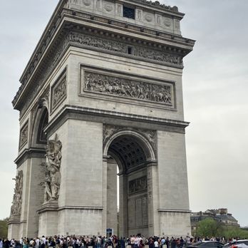 L'Arc de Triomphe - Landmarks & Historical Buildings Near Me - Paris, 75