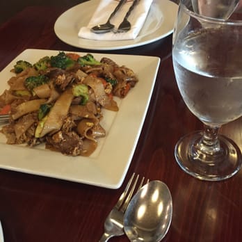 Spice I Am - Pad see ew ($9) - Thai Near Me - Alameda, California Spice I Am - Pad see ew ($9) - Thai Near Me - Alameda, California