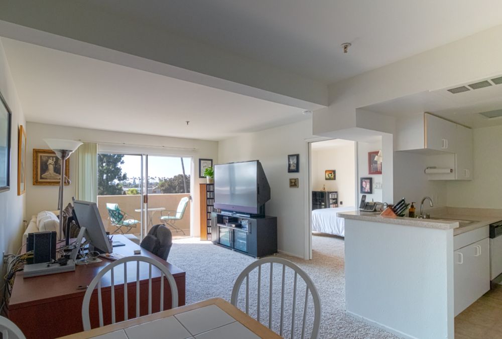 FIVE POINTS SENIOR APTS 18561 Florida St, Huntington Beach