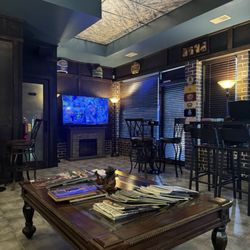 La Casa del Tabaco Social - Main smoking area outside the bar