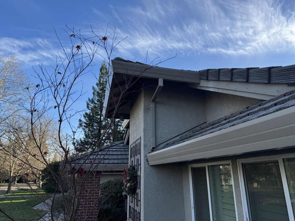 Slide of Roof Gutter Expert