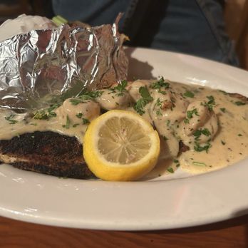 Snug Harbor Jazz Bistro - Fish Marigny - Jazz & Blues Near Me - New Orleans, Louisiana