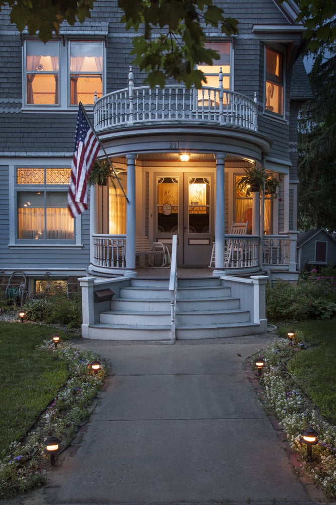 PARKVIEW BED & BREAKFAST Updated October 2024 211 N Park St, Reedsburg, Wisconsin Hotels