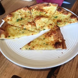 Gepps Cross Hotel - Garlic pizza bread - not much garlic, but really good base and right amount of cheese