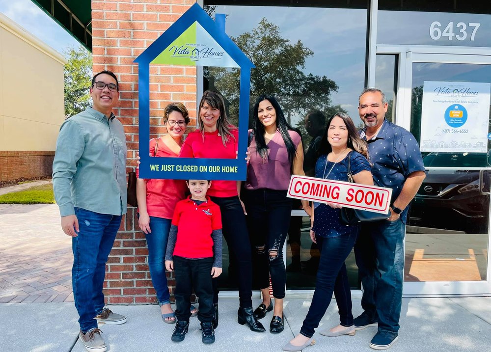 VISTA HOMES REALTY Updated August 2024 27 Photos 6437 S Chickasaw